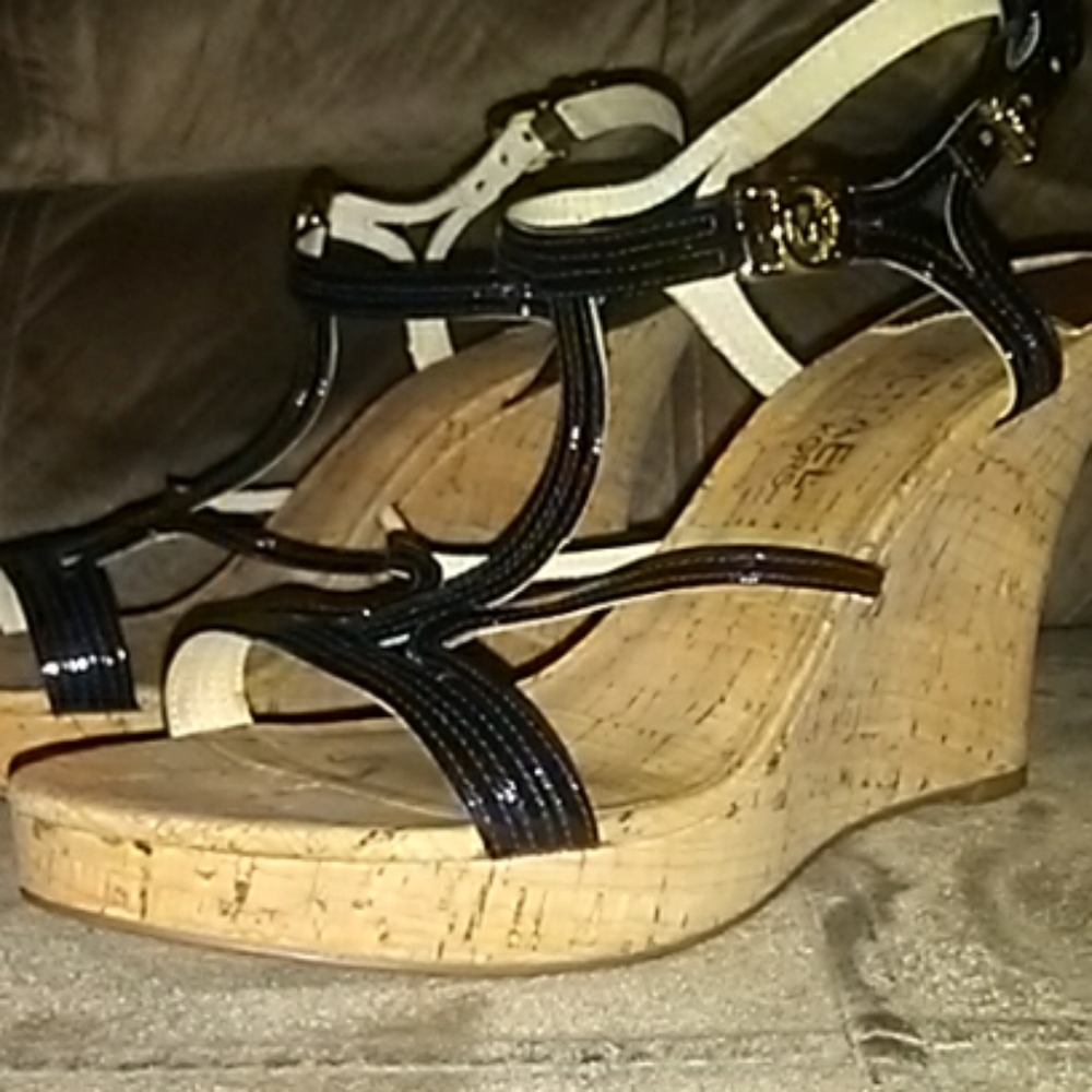 Michael kors wedges sz4